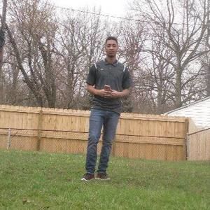 Meet your Posher, Carlos